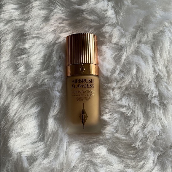 Charlotte Tilbury Airbrush Flawless Foundation - Picture 1 of 2